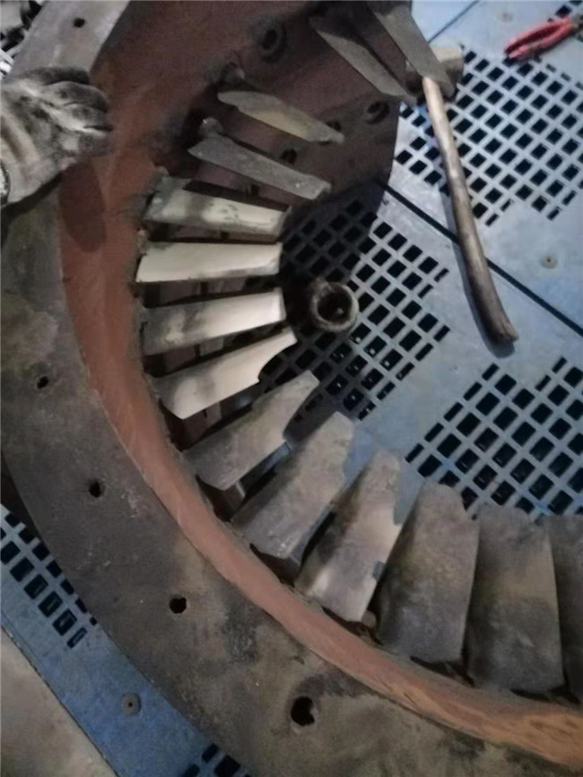 靜葉缸體損傷狀態(tài)